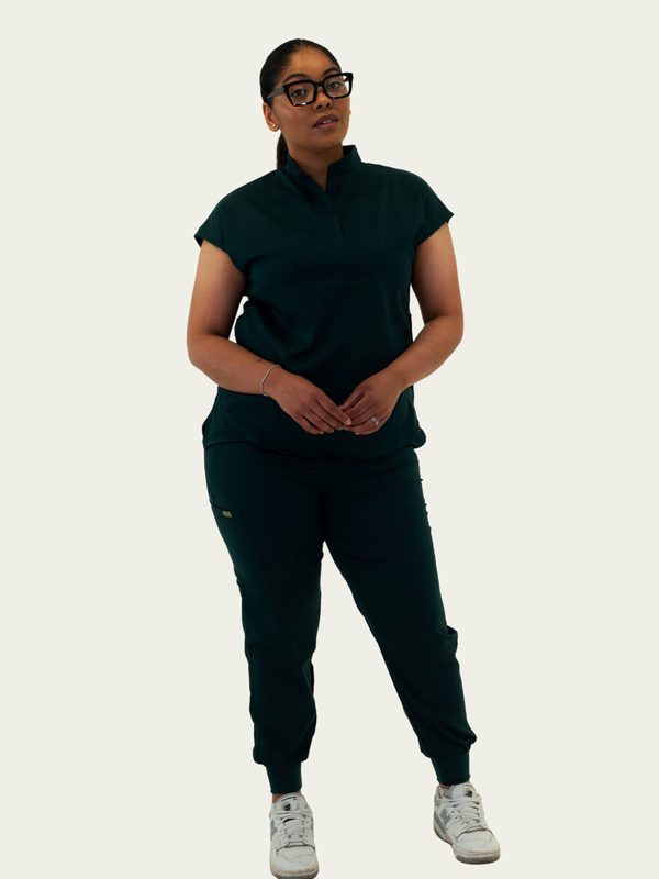 Solo Jade Sleeve 2.0 scrub set in Evergreen